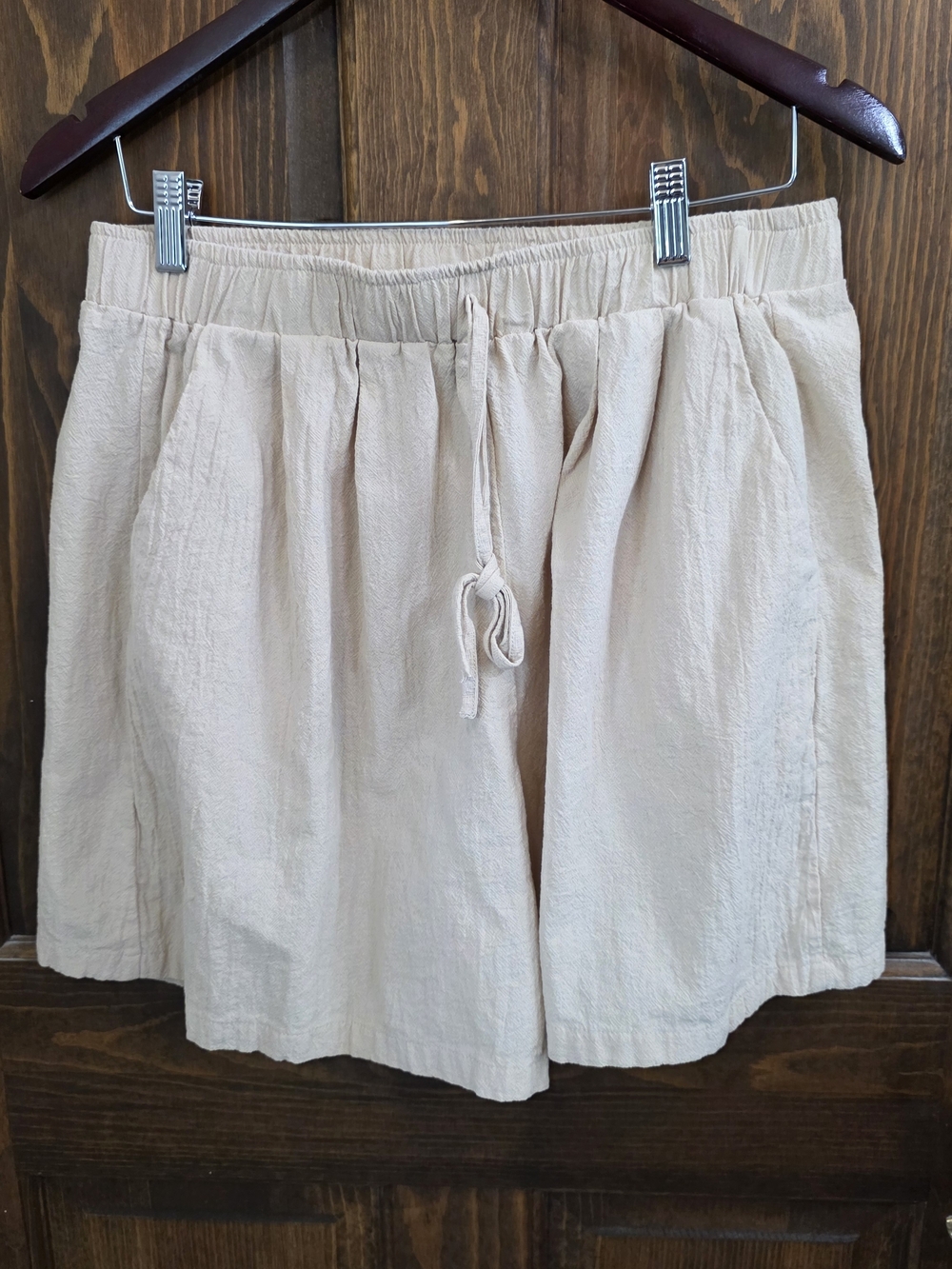 Light Beige Drawstring Linen-Blend Women’s Shorts